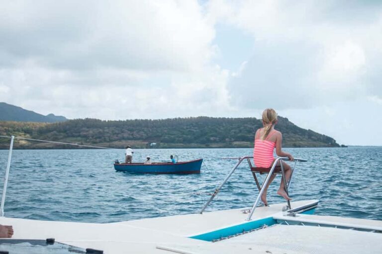 Mauritius: Catamaran Cruise to Ile aux Cerfs with BBQ Lunch - Snorkel and swim time where the lagoon does the work