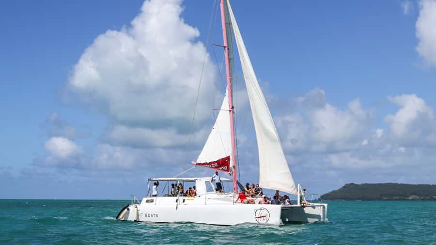 Mauritius: Catamaran Day Cruise to lle aux Cerfs with Lunch - Ile aux Cerfs: Beach Time That Actually Lets You Do Stuff
