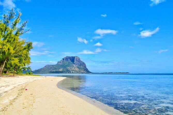 Mauritius : Dolphins Swim and Ile Aux Bénitiers with BBQ - What to pack and how to prepare for a water-heavy morning