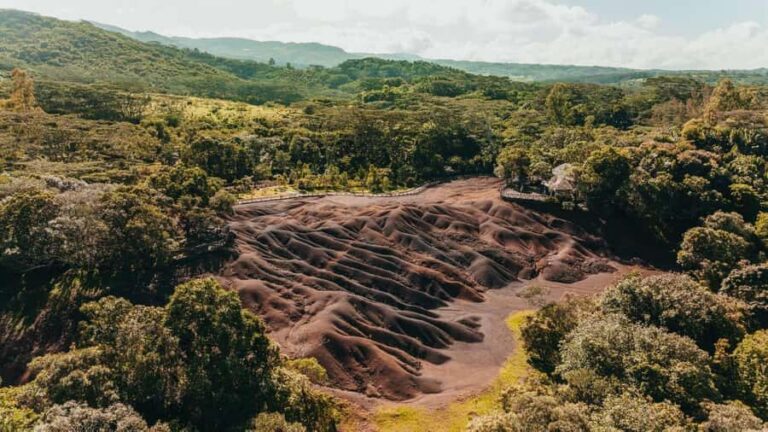Mauritius: Exclusive South West Tour - Trou aux Cerfs to Curepipe: Starting with crater views and city history