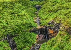 Mauritius: Full Canyon Tamarind Falls 5-Hour Hike - From Sugarcane Fields to the Canyon Entrance