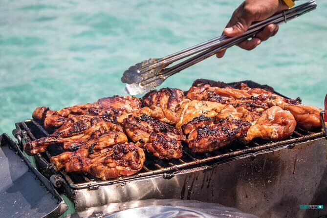 Mauritius : Full day All inclusive Ile aux cerfs Catamaran cruise - Lunch on the Catamaran: Halal Meals, BBQ-Style Food, and Drinks