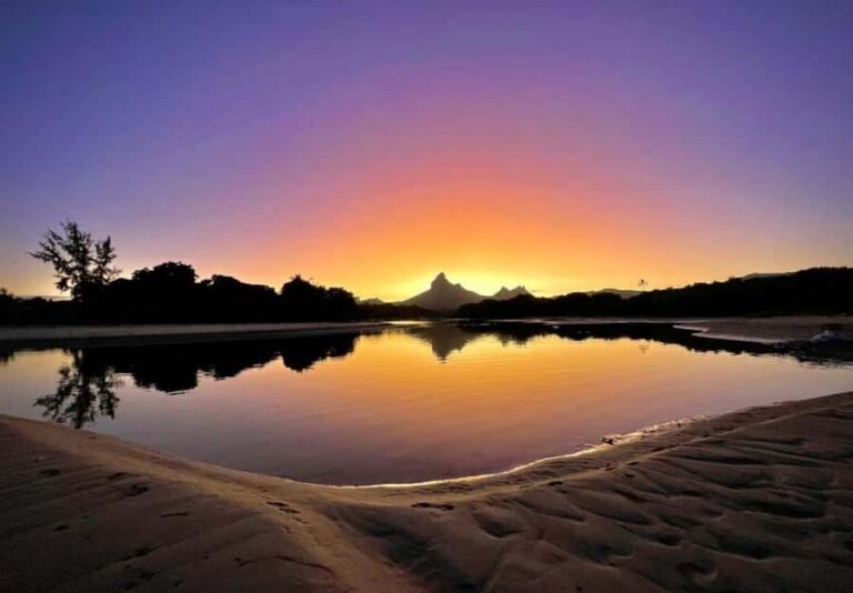 Mauritius: Guided Sunrise Kayak Tour on the Tamarin River - Your 90-minute paddle: what happens from start to finish
