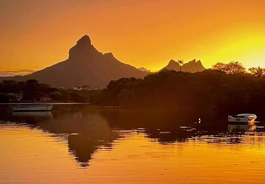 Mauritius: Guided Sunrise Kayak Tour on the Tamarin River - What to bring (so you don’t spend your morning dealing with stuff)