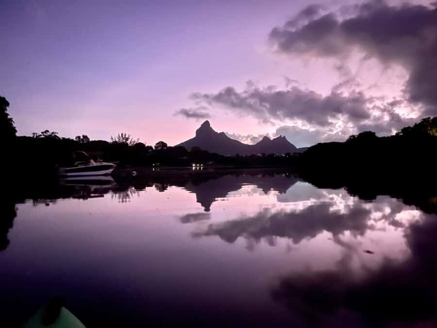 Mauritius: Guided Sunrise Kayak Tour on the Tamarin River - Who this sunrise kayak tour suits best