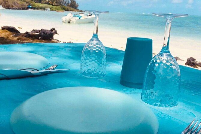 Mauritius : Ile Aux Cerfs 3 islands Speed Boat Trip with BBQ - Grande Riviere Sud Est waterfall: the quick land break