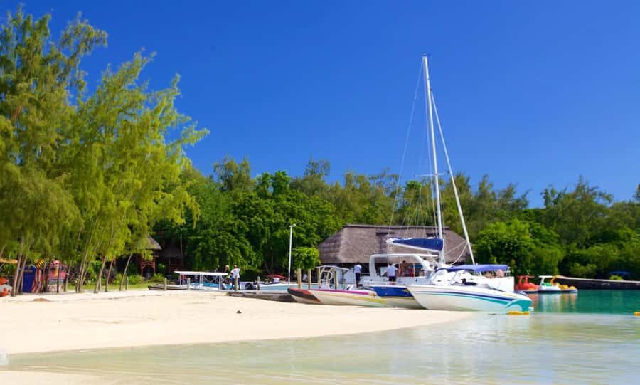 Mauritius: Ile aux Cerfs Boat Tour with BBQ Lunch and Drinks - Speedboat from Trou d’Eau Douce: the ride that sets the day