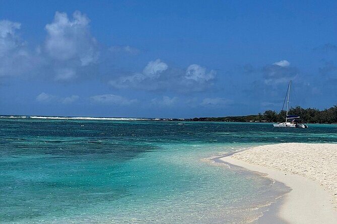 Mauritius: Ile Aux Cerfs Catamaran Tour with Lunch and Drinks - Ile aux Cerfs beach time: relax first, then choose your thrills