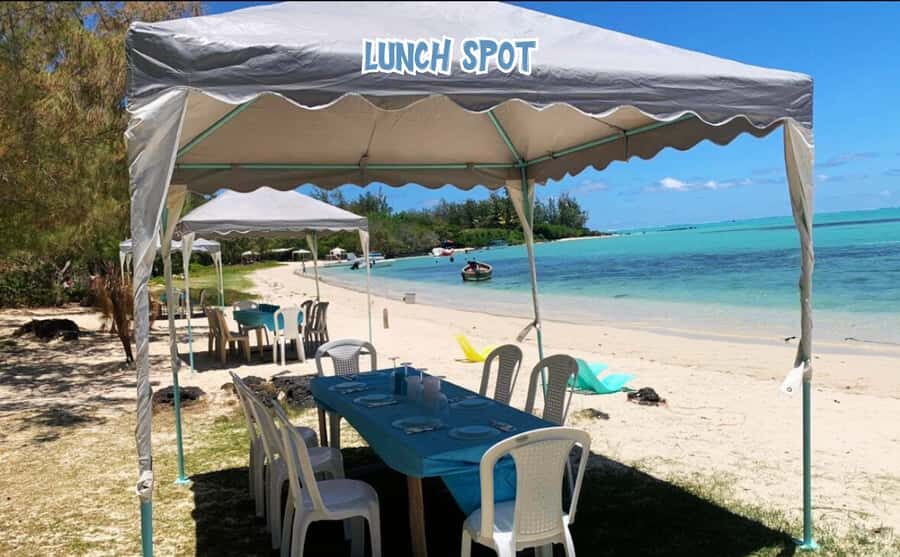 Mauritius: Ile aux Cerfs Speedboat Tour with Lunch & Drinks - Île aux Cerfs: iconic beaches plus real swim time