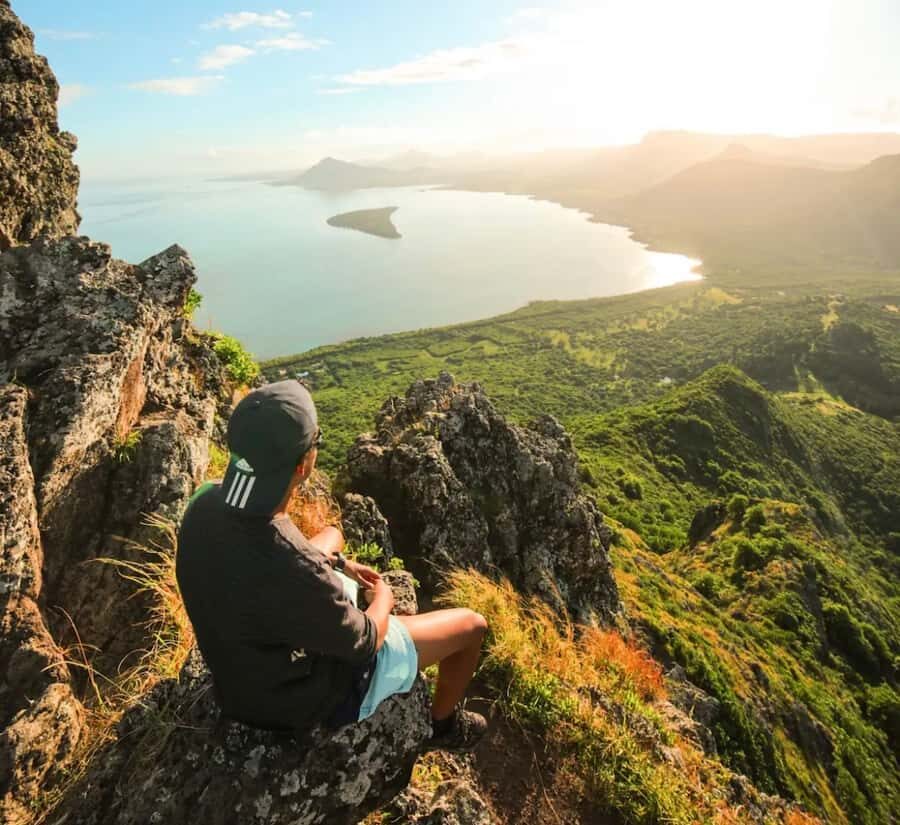 Mauritius: Le Morne Mountain Guided Sunrise Hike and Climb - The descent: keep your energy, protect your knees, and stick with the route