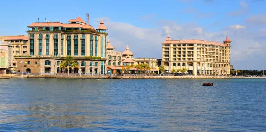 Mauritius: North Tour with Tea Tasting & Oceanarium Visit - Port Louis Central Market and Chinatown: shop, snack, and get your bearings