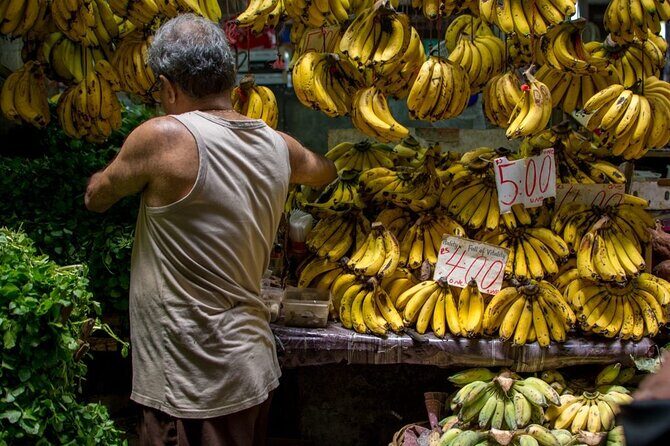 Mauritius: Port Louis Street Food City Tour - Stop 4: Central Market—fruit, herbs, spices, and potions