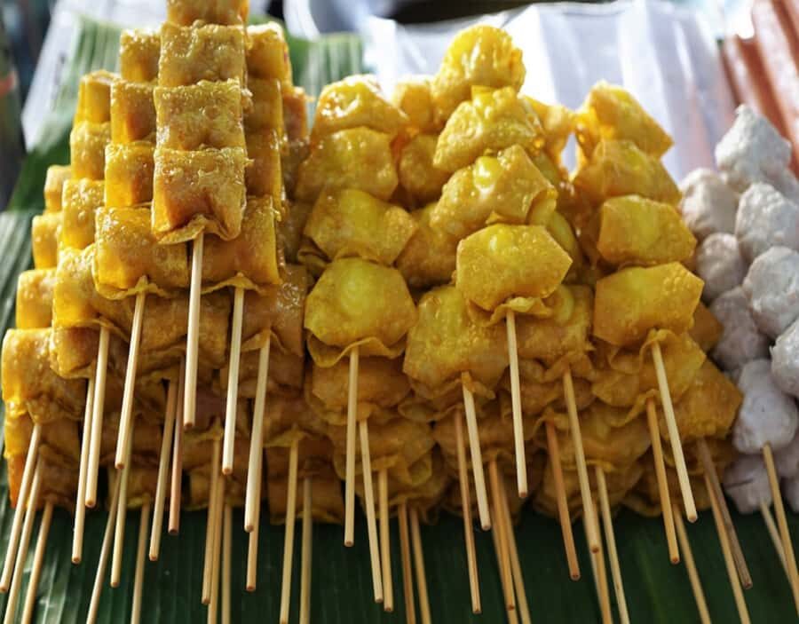 Mauritius: Port Louis Street Food Walking Tour - The central market stop: where Mauritian flavors make sense