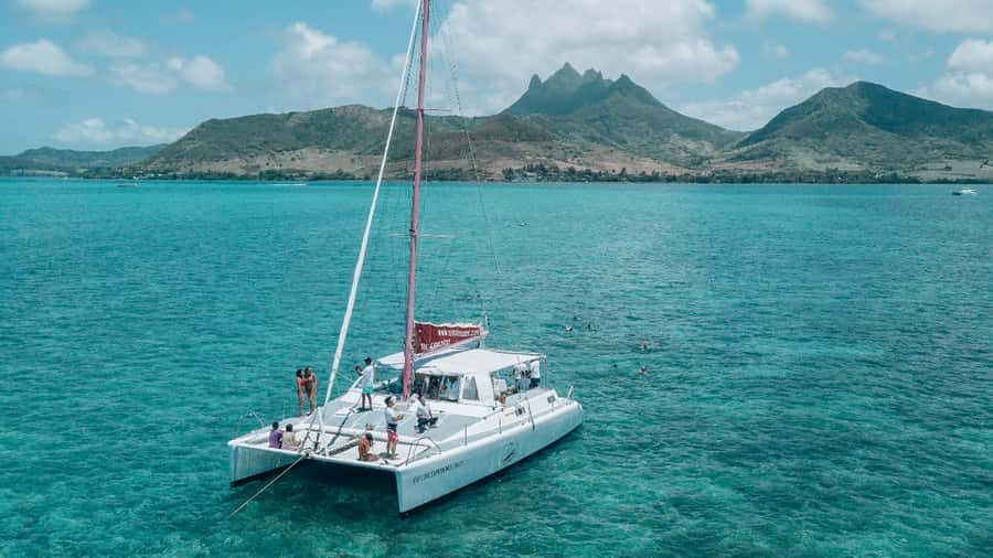 Mauritius: Private Catamaran Tour to île aux Cerfs - Coast to Lagoon: How île aux Cerfs Makes the Boat Part Worth It