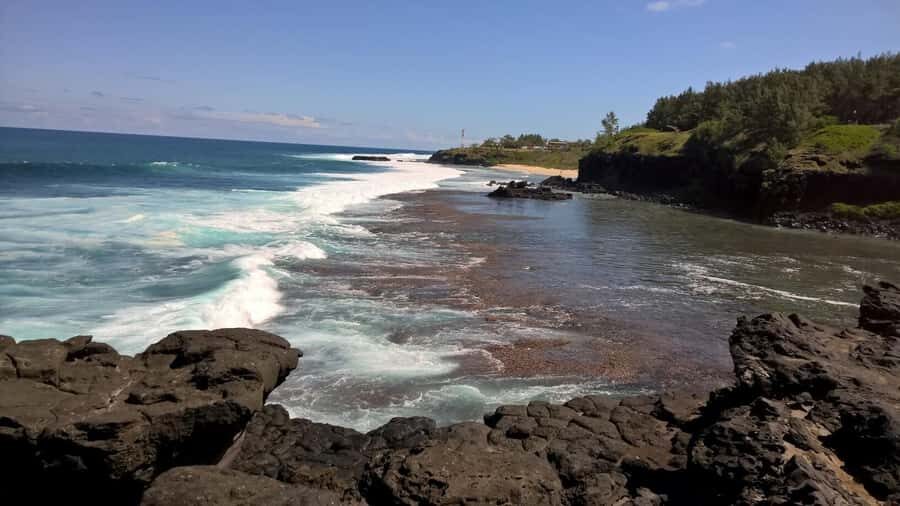 Mauritius: Private South Side and Dolphin Adventure Tour - Grand Bassin (holy lake): spirituality and still-water views