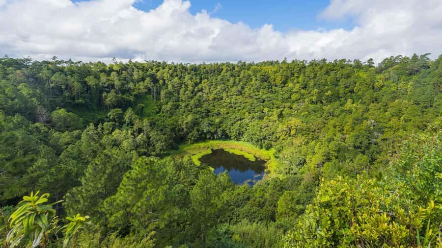 Mauritius: Private South Tour with Pickup - Grand Bassin (Ganga Talao): Sacred Temple Energy in a Crater Lake Setting