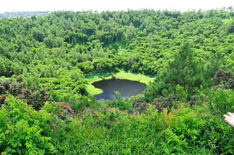 Mauritius: Private Southwest Chamarel Highlights Tour - Trou aux Cerfs crater: the volcanic start that sets the mood