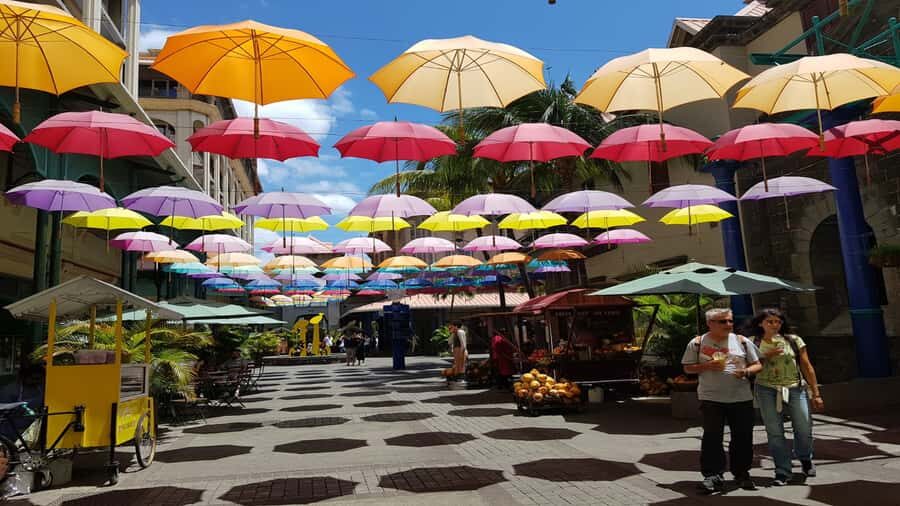 Mauritius: Shopping Tour - Port Louis Markets & Grand Baie - Caudan Waterfront: artisan shopping with a calmer vibe