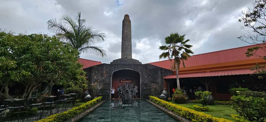 Mauritius: Sights of the South Private Tour with Rum Tasting - Floreal and factory stops: useful flavor, but keep your eyes on time
