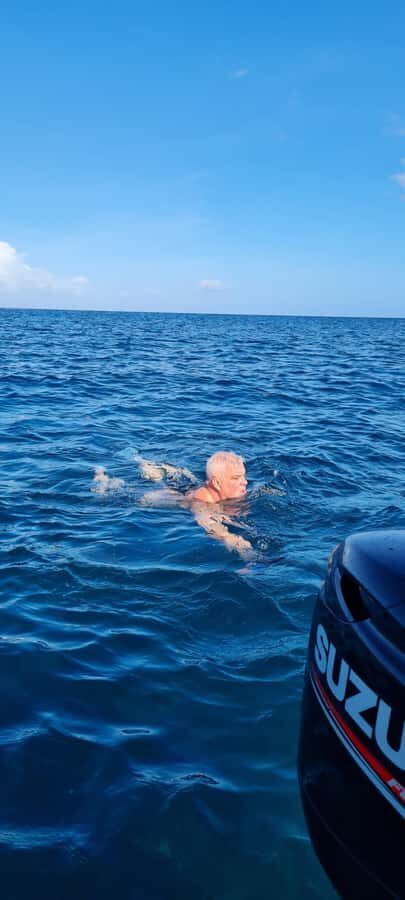 Mauritius: Snorkel and Swim with Dolphins on Speedboat Tour - Meeting on the beach: the briefing that sets expectations