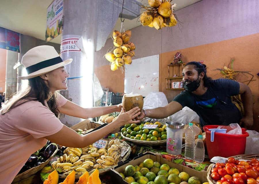 Mauritius: Snorkeling with Turtles & Port Louis Street Food - Port Louis street food walk: how to eat like you live there