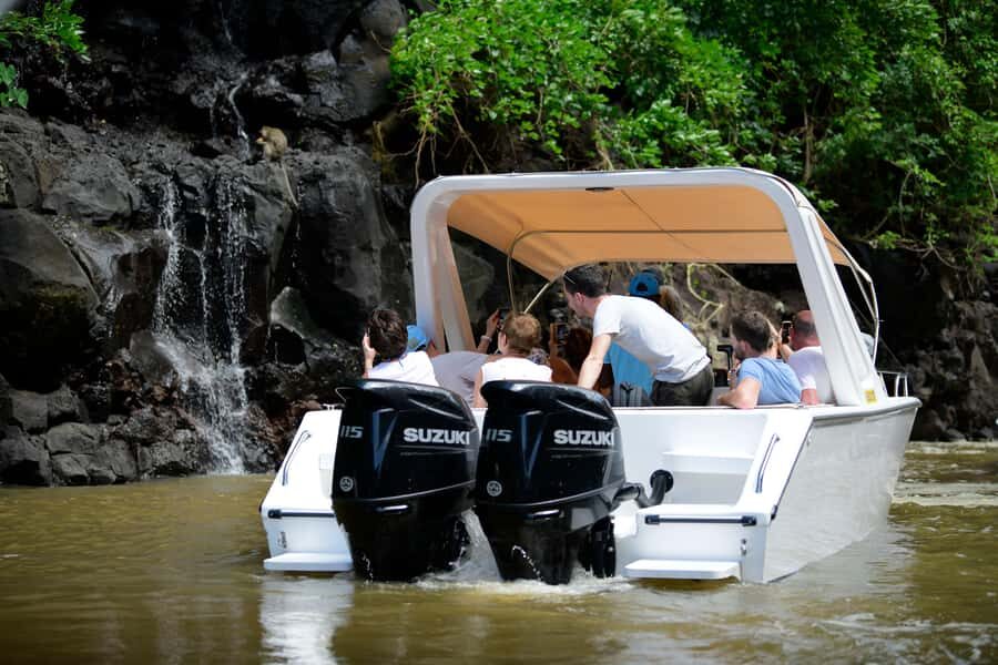 Mauritius: Speedboat Ile aux Cerfs, GRSE Waterfall, BBQ, Bar - The route: how the day actually flows in 6 hours