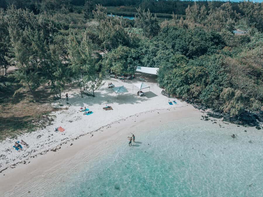 Mauritius: Speedboat Tour to Ile aux Cerfs with Lunch - Ile aux Cerfs free time: sand, beaches, and a simple walk plan