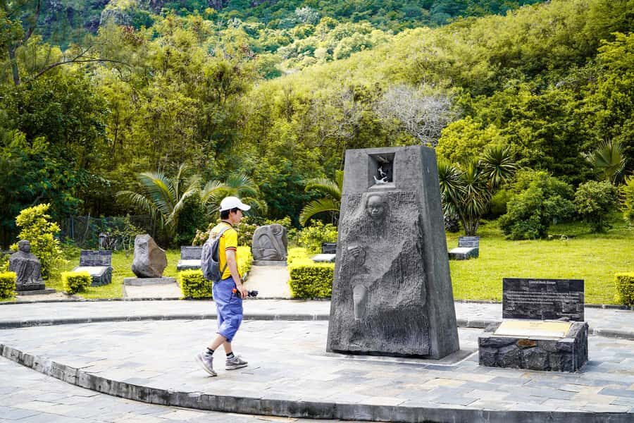 Mauritius: Sunrise Mountain Hike with Southwest Road-trip - What to wear and pack for comfort (and safety)