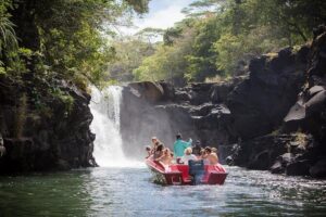 Mesmerizing Ile aux Cerf: Speed Boat, GRSE, Lunch & Undersea walk (Full Day) - Islet Margenie lunch with unlimited drinks: satisfying and social