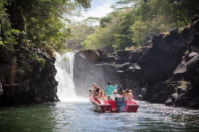 Mesmerizing Ile aux Cerf: Speed Boat, GRSE, Lunch & Undersea walk (Full Day) - Islet Margenie lunch with unlimited drinks: satisfying and social