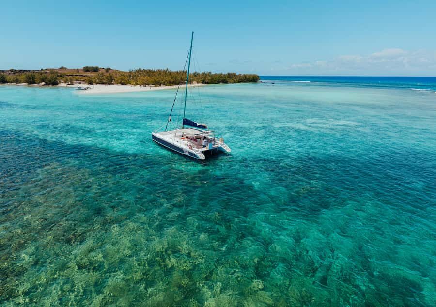 North of Mauritius: Catamaran Cruise w/ BBQ Lunch - Arriving at Sunset Boulevard in Grand Baie (and getting settled fast)