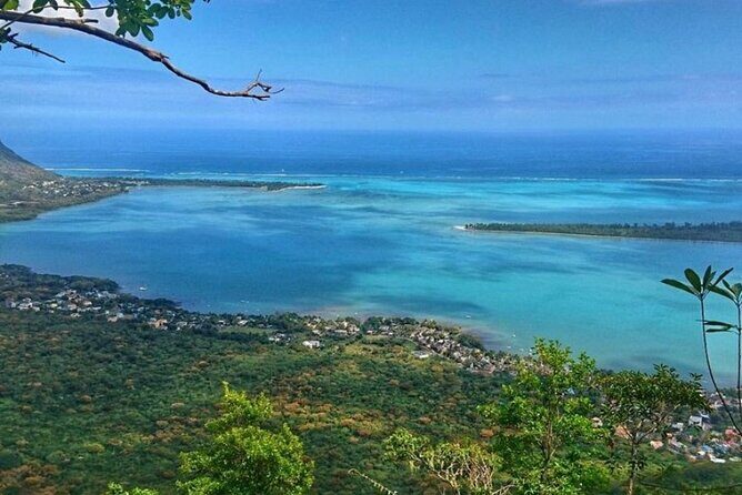 Picturesque South Tour Of Mauritius, Incl Lunch,7-Coloured Earth - Stop 3: Alexandra Falls viewpoint for quick photo time
