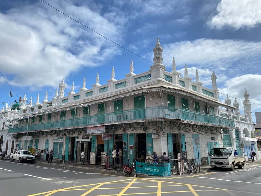 Port Louis: Private Guided Tour and Street Food Tasting - Citadelle Fort: nineteenth-century fortification and city views energy