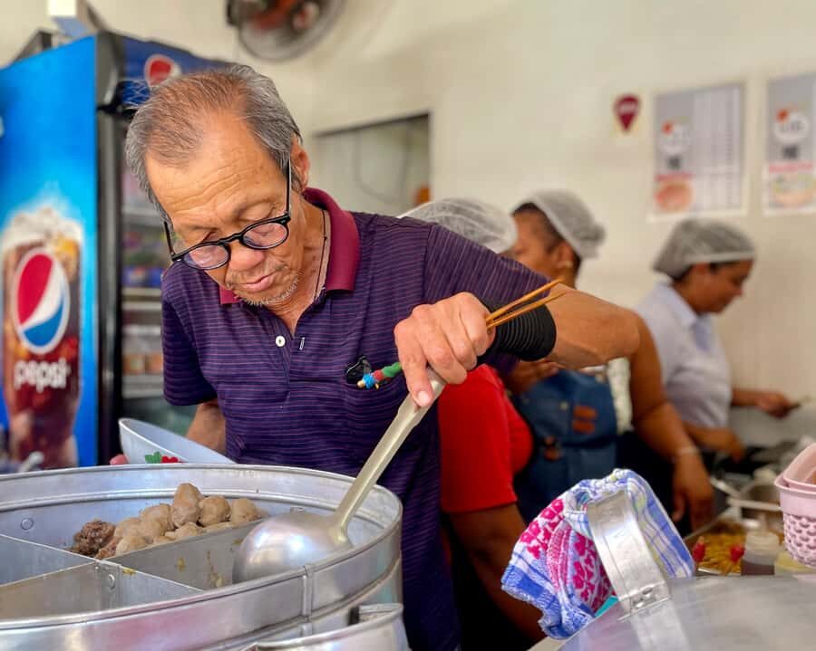 Port Louis: Street Eats and City Highlights Walking Tour - Price and time: why $41 feels fair for what you get