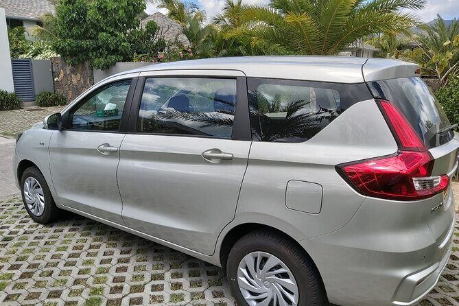 Private Airport-Hotel Transfers in Mauritius - From Plane to Car: How the Airport Pickup Really Feels