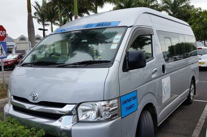 Private Airport Transfer in Mauritius - The minivan ride: up to 8 passengers and luggage that actually fits