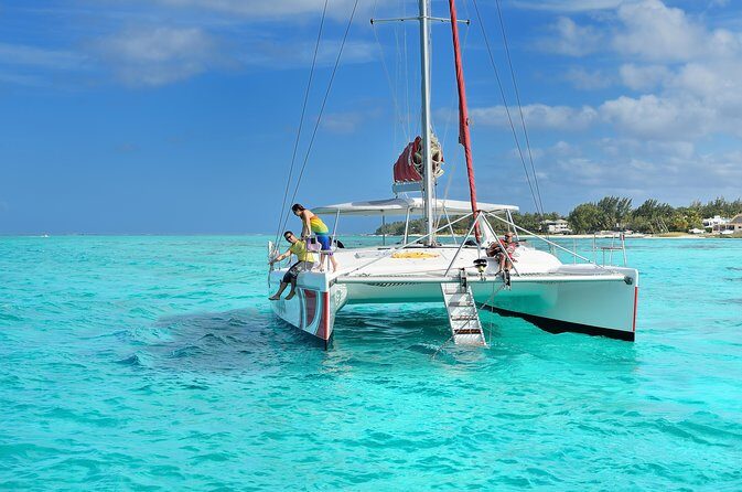 Private Charter Full Day Cruise: Île aux Cerfs - Snorkeling spot with free gear: good value, easy logistics