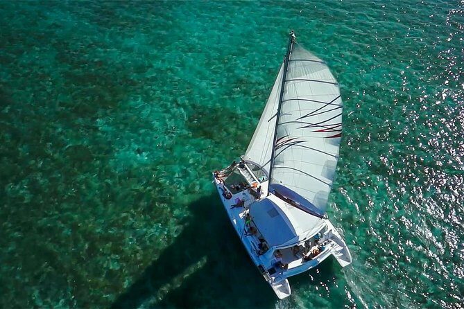 Private Charter Full Day Cruise: Île aux Cerfs - Food and drinks: BBQ lunch add-ons (including a lobster option)