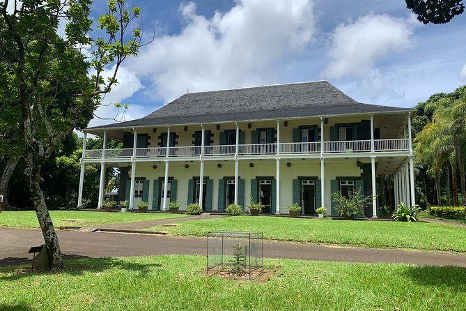 Private Guided Tour of Northern Mauritius with Shopping in Port Louis - Pamplemousses (SSR) Botanical Garden: the plant stop you’ll remember