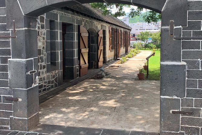 Private Guided Tour of Northern Mauritius with Shopping in Port Louis - Sugar Estate and Museum + the beach reset at Mont Choisy