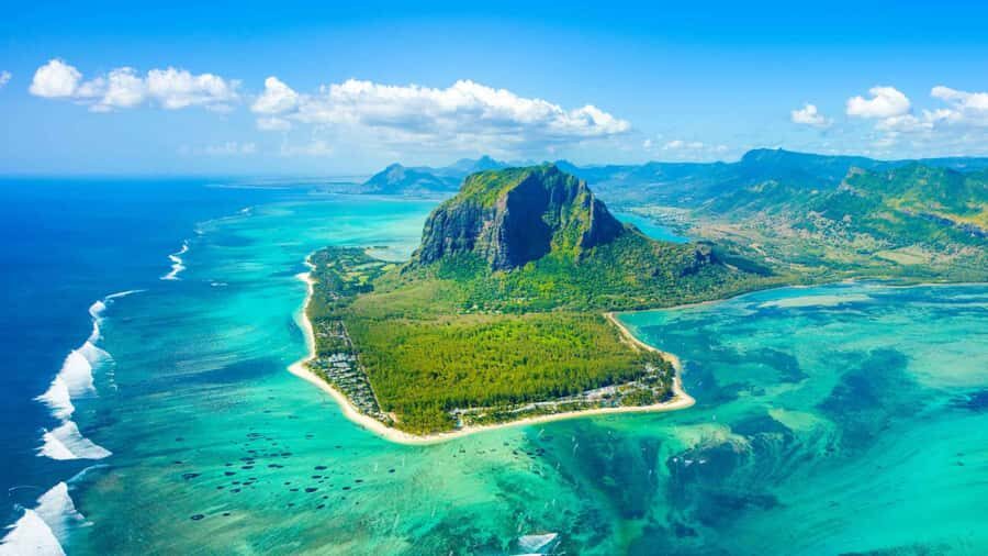 Private Hiking le Morne Mountain & Lunch at Ilot Fourneau - South West Mauritius heat plan: what to bring and how to pace it