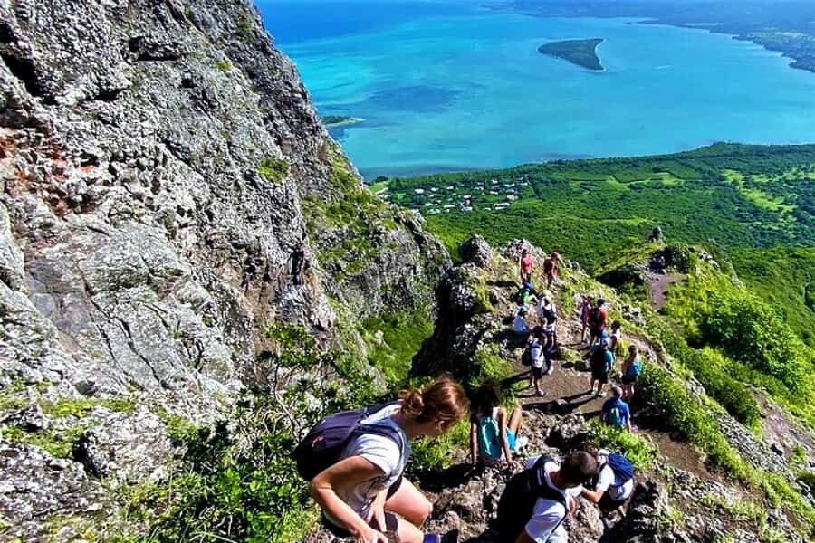 Private Hiking le Morne Mountain & Lunch at Ilot Fourneau - Boat transfer and Islet Fourneau: the change of scenery that matters