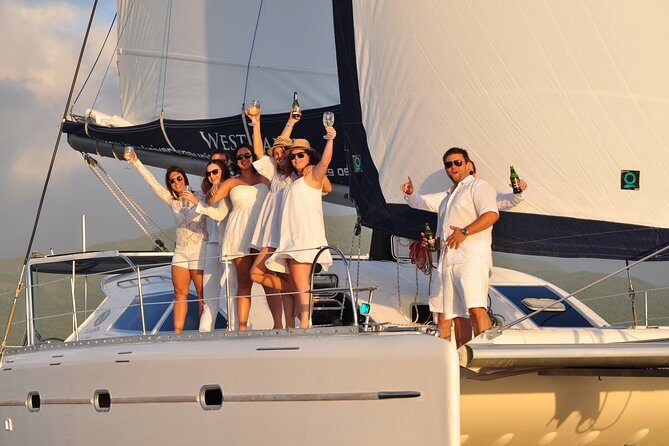 Sailing Catamaran Cruises - Food and drinks: unlimited open bar plus a real barbecue lunch
