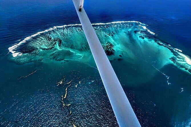 Seaplane Tours over the turquoise lagoon of the East of Mauritius - Key highlights worth knowing