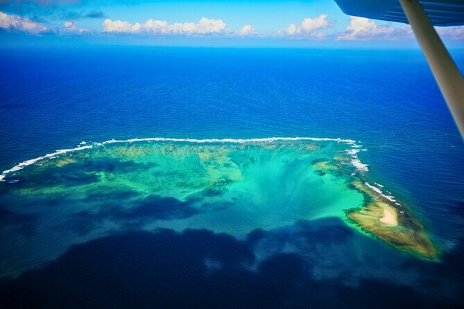 Seaplane Tours over the turquoise lagoon of the East of Mauritius - The turquoise lagoon route: Amber Island and the surrounding islands feel close