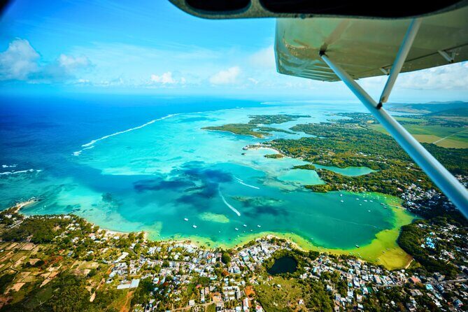 Seaplane Tours over the turquoise lagoon of the East of Mauritius - Grand River South East Waterfalls: eagle-eye views and misty scenery