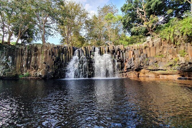 South of Mauritius :Full day package including Chamarel Coloured earth & lunch - Chamarel Waterfall: private-park nature with a short visit