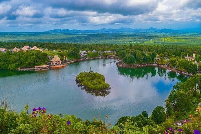 Southern Tales: Full-day incl Crocodile Park & 23 Colored Earth - Twenty Three Colored Earth + Chamouny Waterfall: the two included wow moments