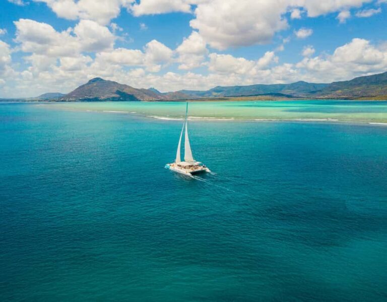 Southwest of Mauritius: Catamaran Cruise w/ Snorkeling - Tamarin Bay dolphin time: great odds, real etiquette