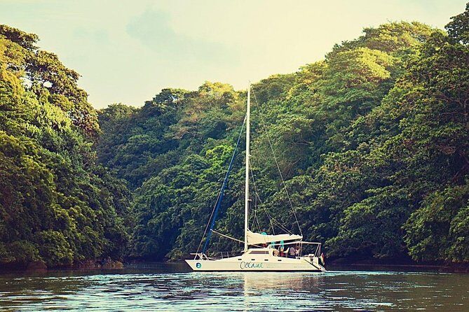Spectacular Catamaran trip to Ile Aux Cerf with Lunch & Transfer - Boarding the catamaran at 9:30 and what that means for your comfort